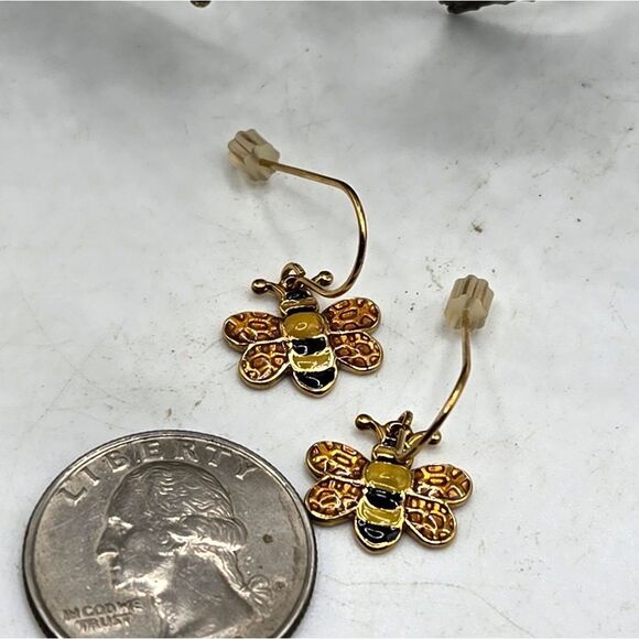 "5/$25" Goldtone Honeybee Bumble Bee Dainty Dangle Earrings - Picture 5 of 6